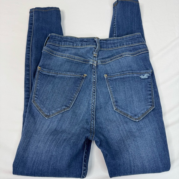 Hollister Ultra High-Rise Ripped Jean Leggings Advanced Stretch - Picture 10 of 16